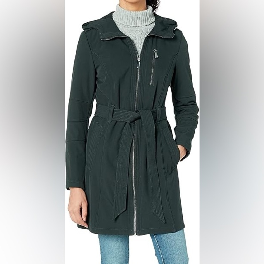 BCBGenration Women’s Black Hooded Coat with Front Zipper. Fleece lining. Size S